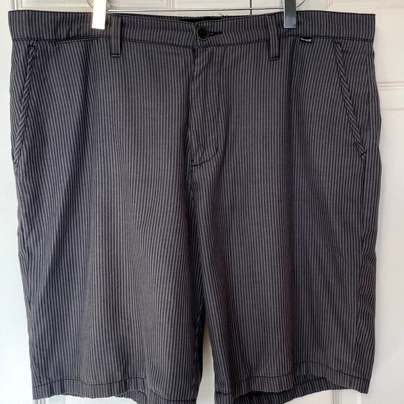 Hurley Men's Black and Gray Striped Shorts, size 36 - Picture 1 of 8